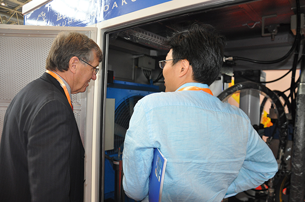 國(guó)際友人專程來(lái)訪齊達(dá)康