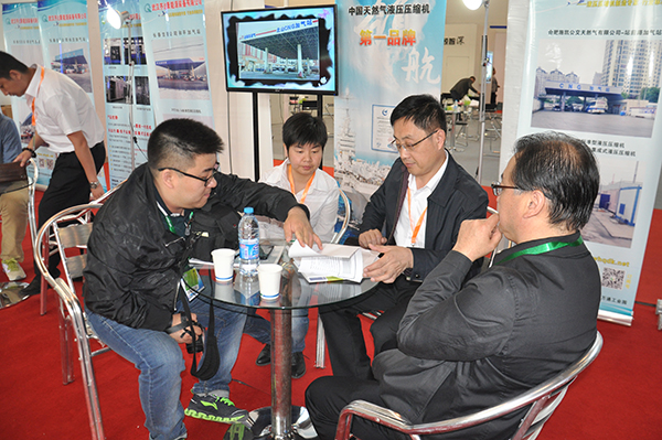 齊達(dá)康展會(huì)現(xiàn)場(chǎng)交流